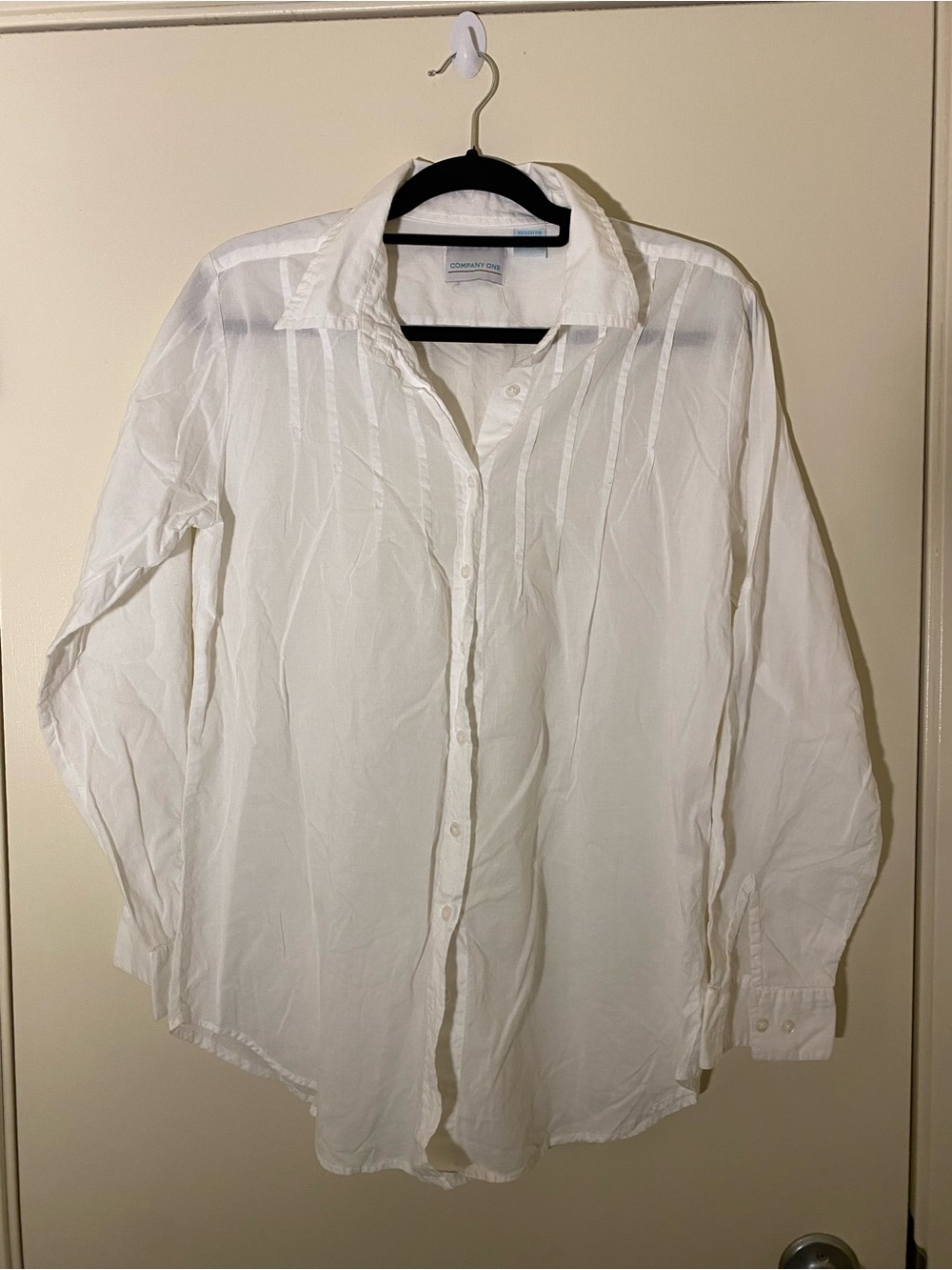 Classic White Long-Sleeve Button-Down Shirt — Clean Everyday Style